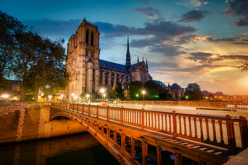 Image showing Double bridge in Paris