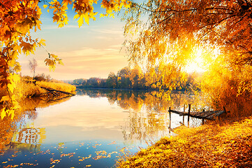 Image showing Autumn and calm pond