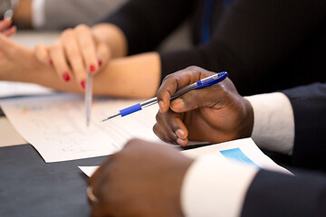 Image showing business people at international conference