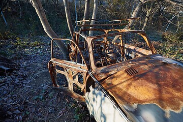 Image showing Rusty old car wreck