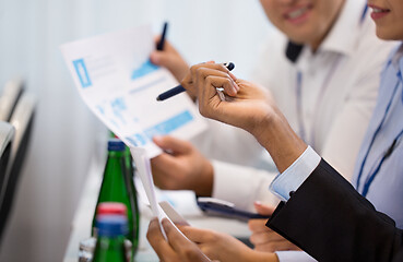 Image showing business people at international conference