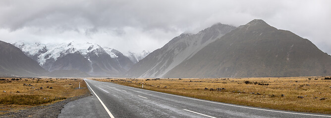 Image showing road to horizon New Zealand south island