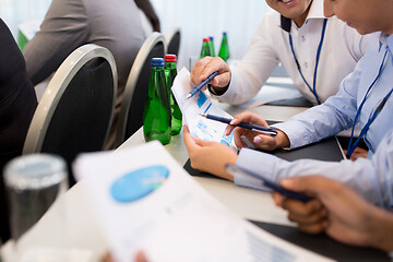 Image showing business people at international conference