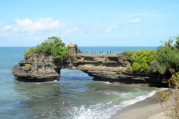 Image showing Pura Batu Bolong in the rock in Bali, Indonesia