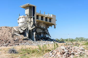 Image showing Dismantling of an illegally built hotel complex