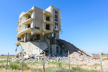 Image showing Illegal construction on the coastal side, hotel demolition