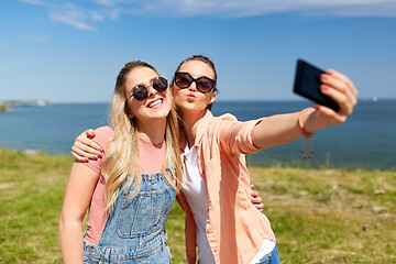 Image showing teenage girls or friends taking selfie in summer