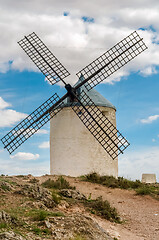 Image showing View of windmills in Consuegra, Spain