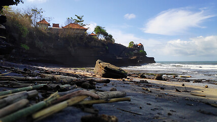 Image showing Cliff at Tanah Lot Temple in Bali