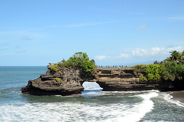 Image showing Pura Batu Bolong in the rock in Bali, Indonesia