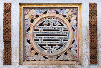 Image showing Chinese longevity symbol made of ceramic