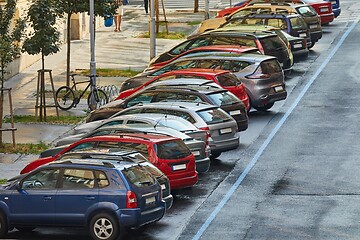 Image showing Cars parked ion a street