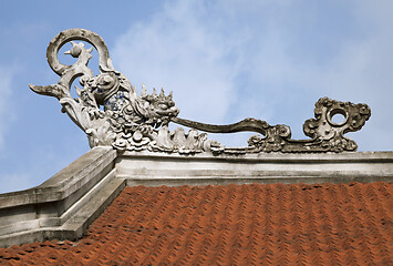 Image showing Decoration on a temple roof in Vietnam