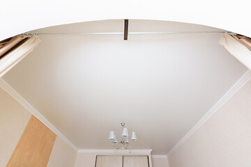 Image showing Classic white matte ceiling in the bedroom