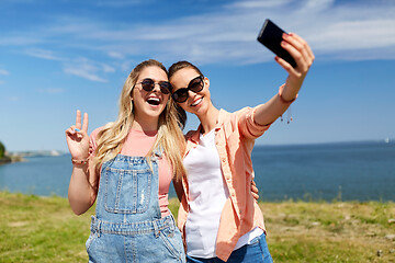 Image showing teenage girls or friends taking selfie in summer