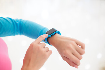 Image showing Woman use of smart watch