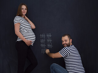 Image showing pregnant couple accounts week of pregnancy