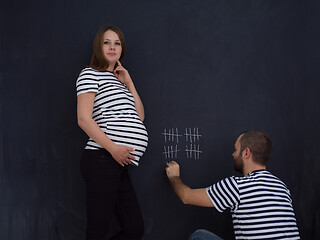 Image showing pregnant couple accounts week of pregnancy