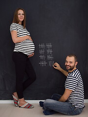 Image showing pregnant couple accounts week of pregnancy