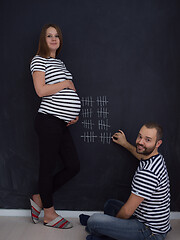 Image showing pregnant couple accounts week of pregnancy