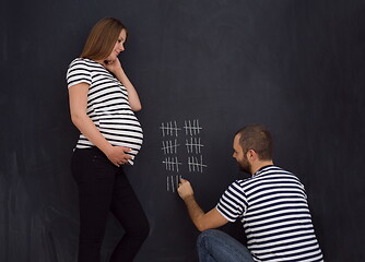 Image showing pregnant couple accounts week of pregnancy