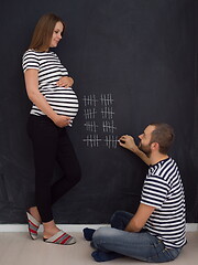 Image showing pregnant couple accounts week of pregnancy