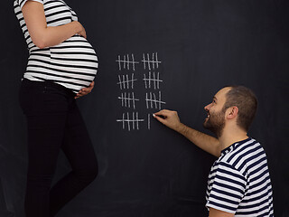 Image showing pregnant couple accounts week of pregnancy