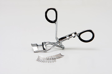 Image showing False eyelashes and curler