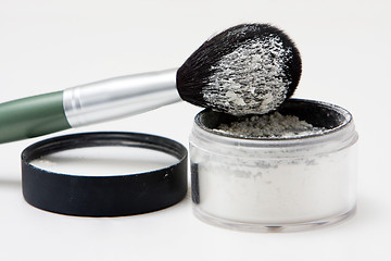 Image showing Brush with powder