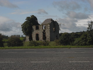 Image showing old house beside motorway