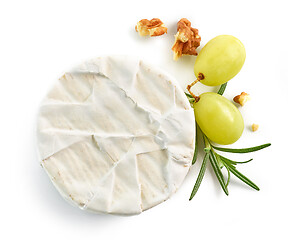 Image showing fresh whole brie cheese