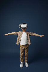 Image showing Child with virtual reality headset