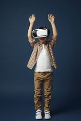 Image showing Child with virtual reality headset