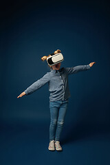 Image showing Child with virtual reality headset