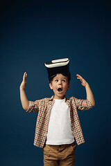 Image showing Child with virtual reality headset