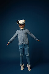 Image showing Child with virtual reality headset