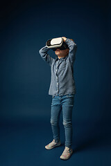 Image showing Child with virtual reality headset