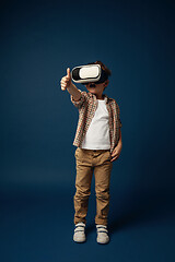 Image showing Child with virtual reality headset