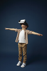 Image showing Child with virtual reality headset