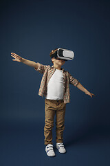 Image showing Child with virtual reality headset