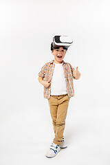 Image showing Child with virtual reality headset