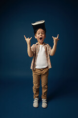 Image showing Child with virtual reality headset