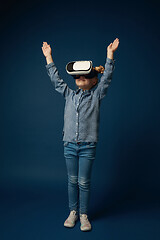 Image showing Child with virtual reality headset