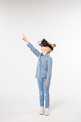 Image showing Child with virtual reality headset