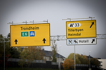 Image showing Road Sign towards Trondheim