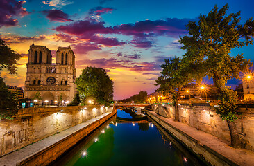 Image showing Sunrise and Notre Dame