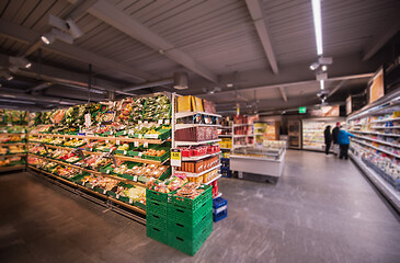 Image showing people shopping in modern supermarket