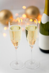 Image showing two glasses of champagne on christmas