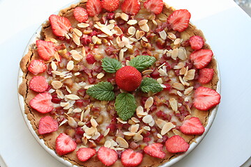 Image showing Pie with strawberries
