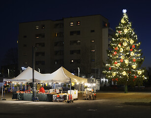 Image showing Christmas tree and stalls in the center of Järvenpää in Finla